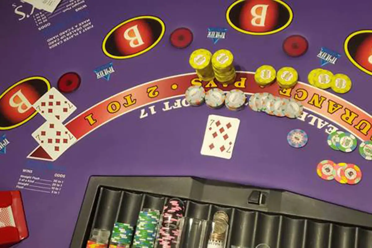 Blackjack with Blazing 7s Progressive at Starlight Casino